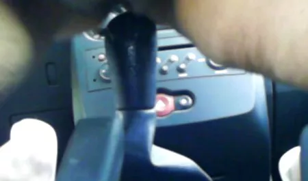 Little ALE vídeo pornô mulher gostosa brasileira cameandra chegou a um pequeno estúdio para mostrar seu corpo