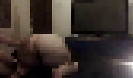 Casa pequena vídeo pornô da novinha brasileira empregos através de meia-calça buraco