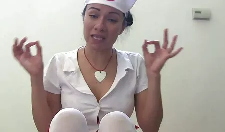 Fetiche por pés com videos de sexo gostoso brasileiro menina em saltos altos