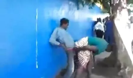 Jovem videos brasileiras hd cadela em saia em anal
