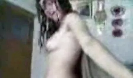 Loira porno brasileiro as melhores óculos chupando o pau