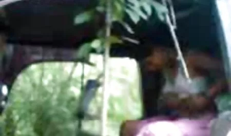A pressão afunda vídeo pornô de gostosas brasileiras lentamente no banheiro