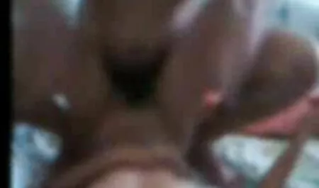 A cadela jogou um pau grande diretamente em sua boca video de pornor brasileiro que deixa saliva