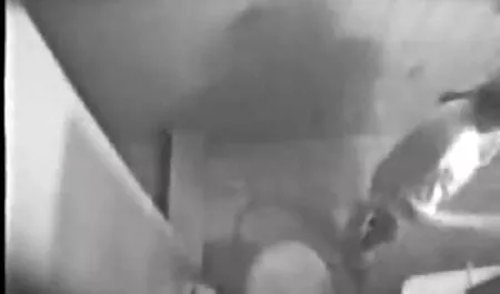 Chille brinca com sua videos caseiros brasileiras linda cadela na cama