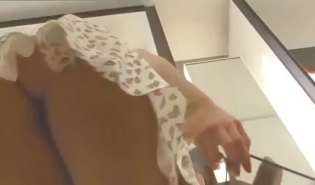 Ela pegou as brasileiras pornor seu vestido vermelho e deu a maldição