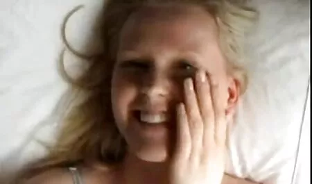 Jovem ninfa suavemente os dedos de seus buracos videos de sexo grátis brasileiros