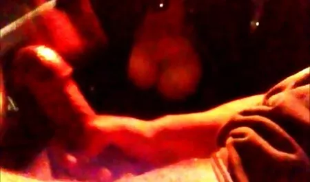 Chupando videos sexo coroas brasileiras o pau na floresta