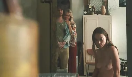 A videos ponograficos brasileiros tia vermelha mudou de roupa nos arbustos