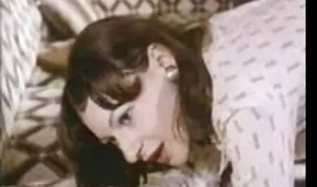 Ele foi apresentado com um tronco grosso com um video brasileiro de sexo anal belo chapéu de Sonia raspado