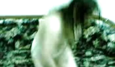 Skinny menina na banheira que cobre o chapéu video sexo amador caseiro brasileiro do chão